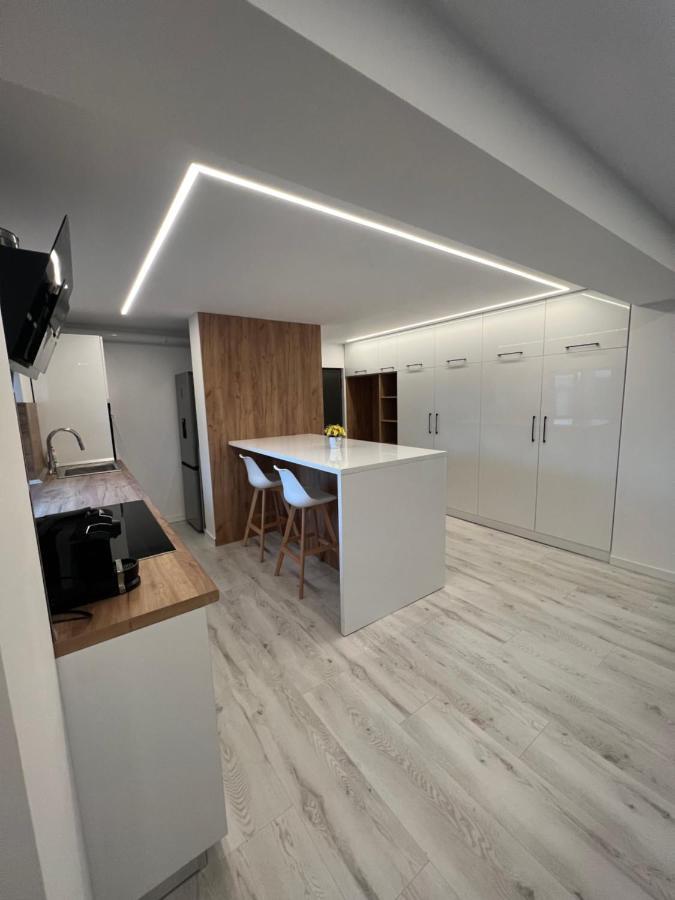 Modern Premium 1