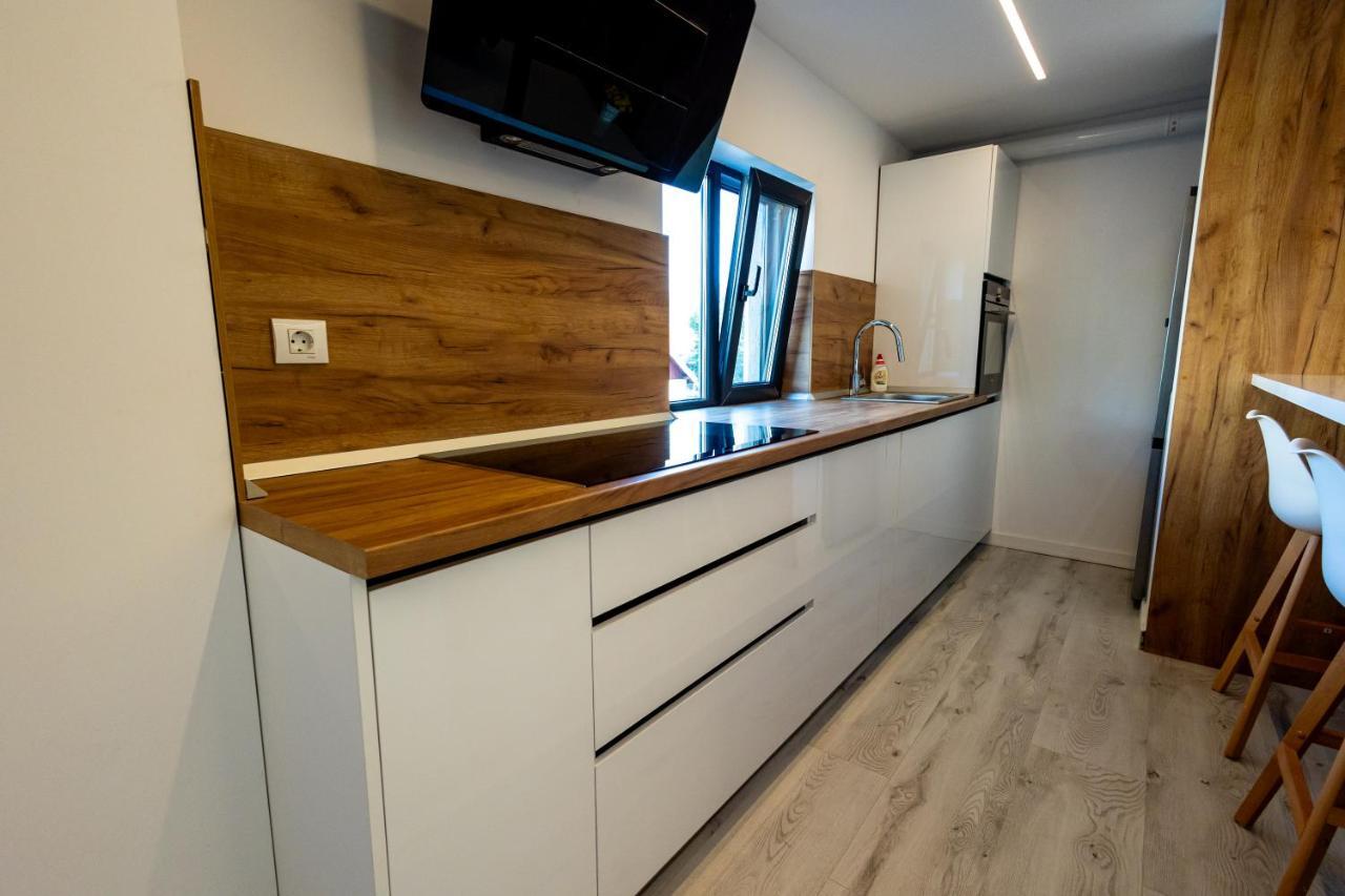 Modern Premium 1